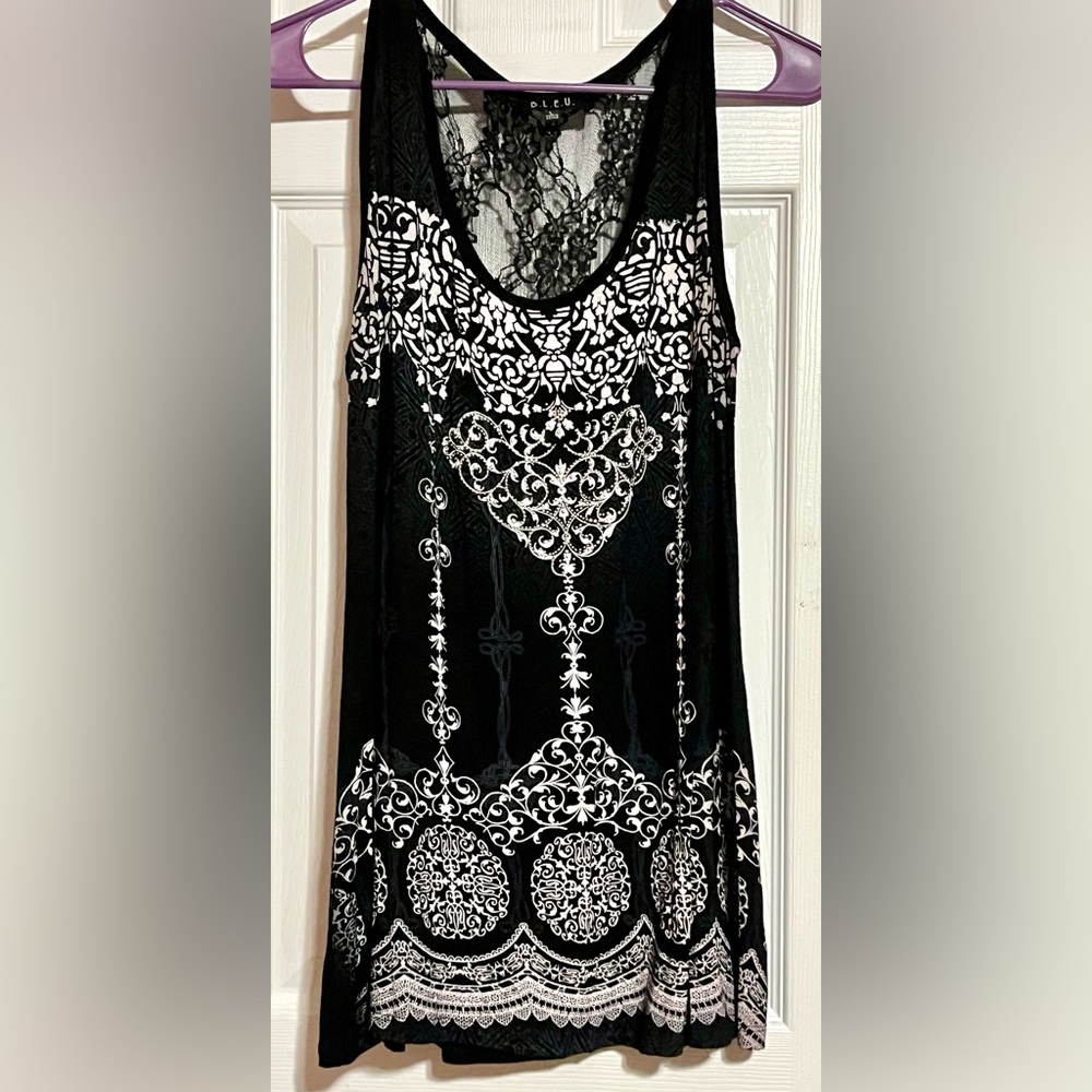 B.L.E.U. Elegant Black and White Patterned Tank Top